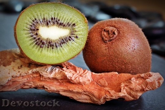 Devostock Kiwi Fruit Healthy Vitamins 16