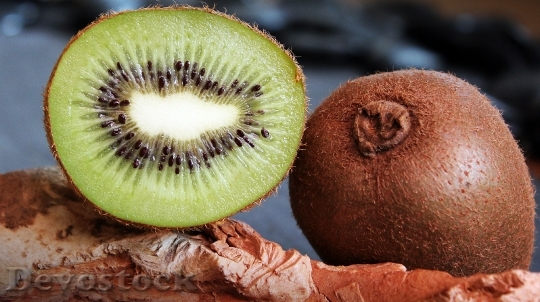 Devostock Kiwi Fruit Healthy Vitamins 17