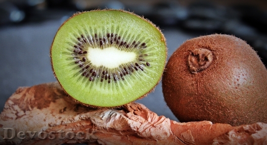 Devostock Kiwi Fruit Healthy Vitamins 19