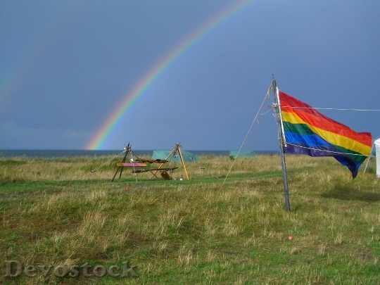 Devostock Landscape Rainbow Flag Grass