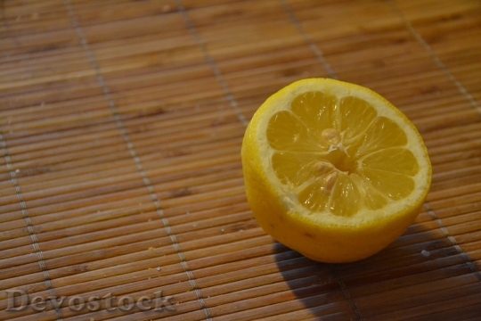 Devostock Lemon Butterfly Goes Fruit