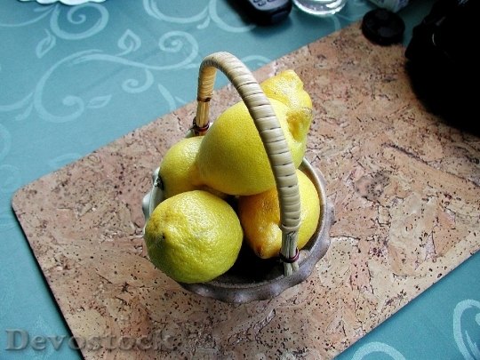 Devostock Lemon In Bowl