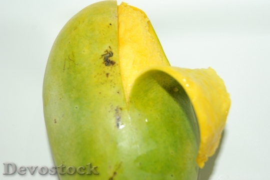Devostock Mango Fruit Yellow Green