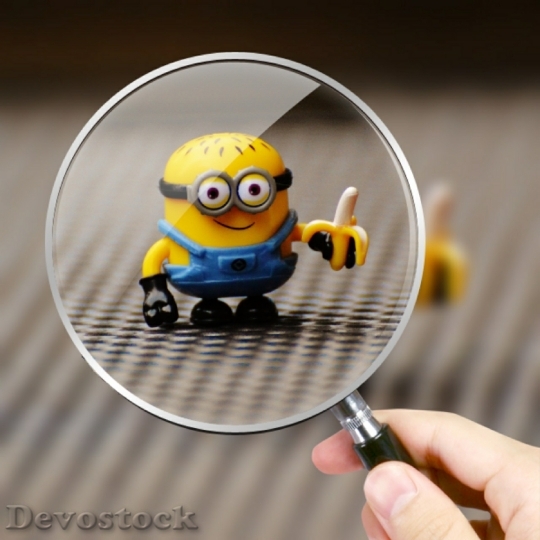 Devostock Minion Funny Magnifying Glass