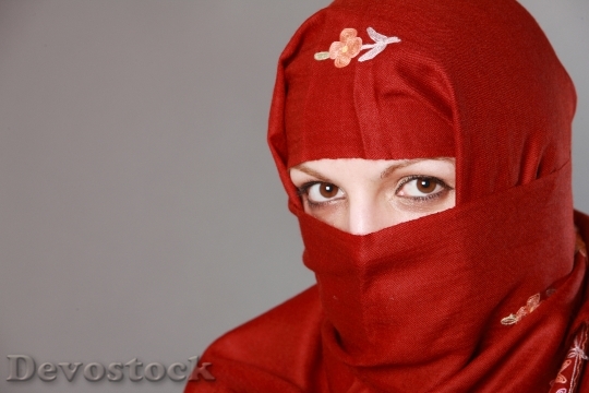 Devostock Muslima Muslim Woman Eyes