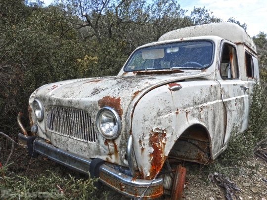 Devostock Old Car Abandoned Renault