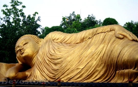 Devostock Patung Budha Maha Vihara