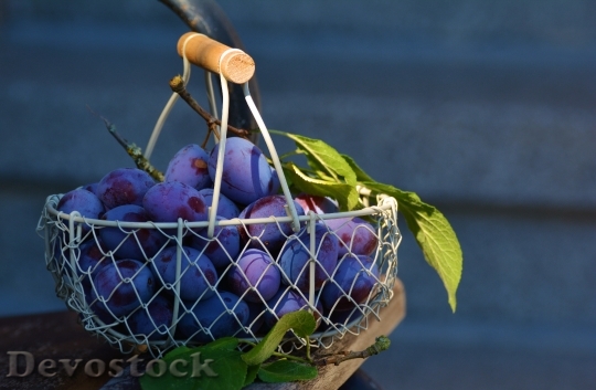 Devostock Plums Fruit Fruit Basket