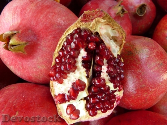 Devostock Pomegranate Cores Red Fruit