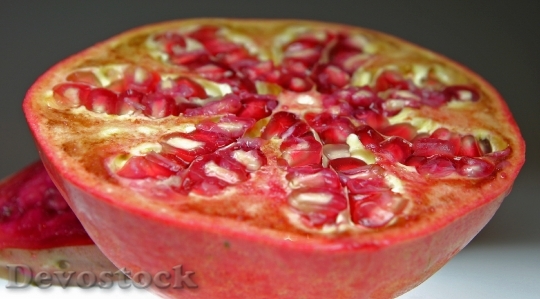 Devostock Pomegranate Fruit Disc Frisch