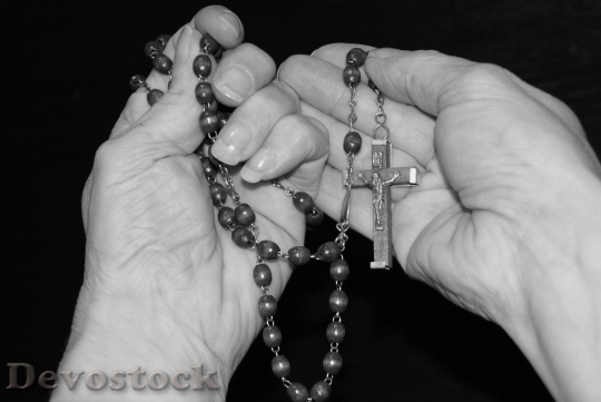 Devostock Pray Rosary Faith Religion