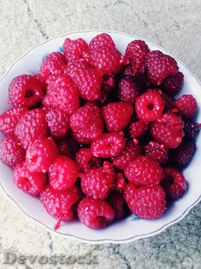 Devostock Raspberries Fruit Summer Lean