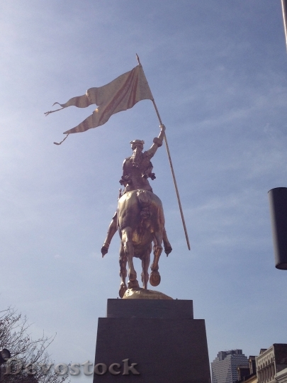 Devostock Statue Flag Joan Arc