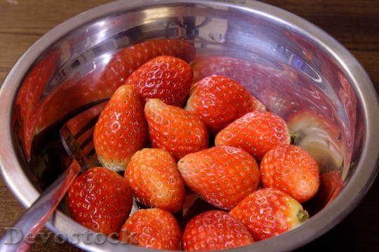Devostock Strawberries Fruit Bowl Berry
