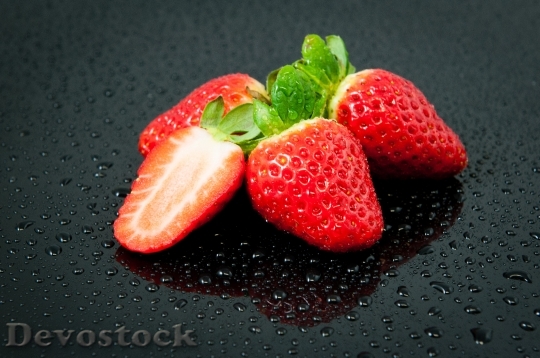 Devostock Strawberries Fruit Plants Drops