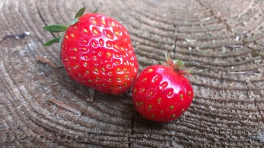 Devostock Strawberries Fruit Sweet Red 0