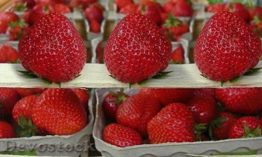 Devostock Strawberries Red Fruit Summer 0