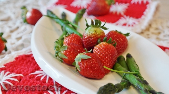 Devostock Strawberries Sweet Red Delicious 6