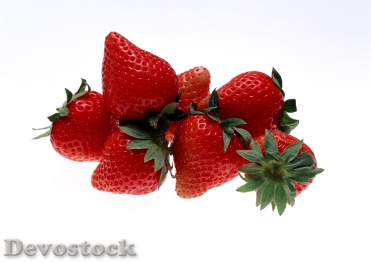 Devostock Strawberries With Leaves