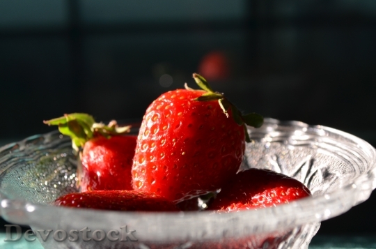 Devostock Strawberry Bowl Fruits Fruit