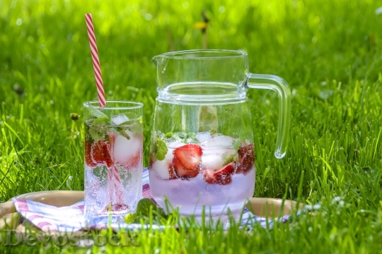 Devostock Strawberry Drink Fruit Tea