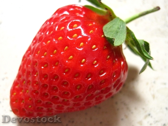 Devostock Strawberry Fragaria Slip Fruit
