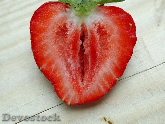 Devostock Strawberry Fruit Sliced