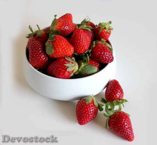 Devostock Strawberry Summer Fruits Berry