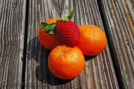 Devostock Strawberry Tangerines Fruit 1252100
