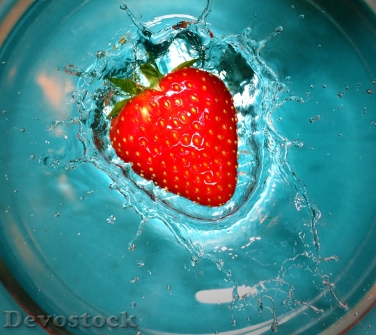 Devostock Strawberry Water Spray 843202