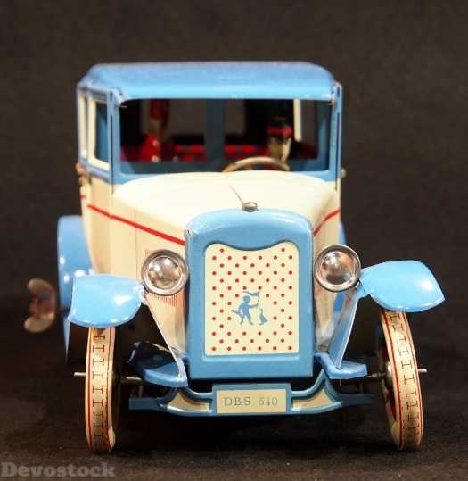 Devostock Tin Car Toy Old 2