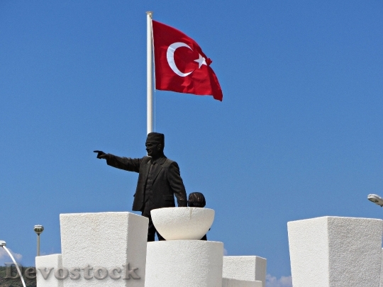 Devostock Turkey Fethiye Flag Statue