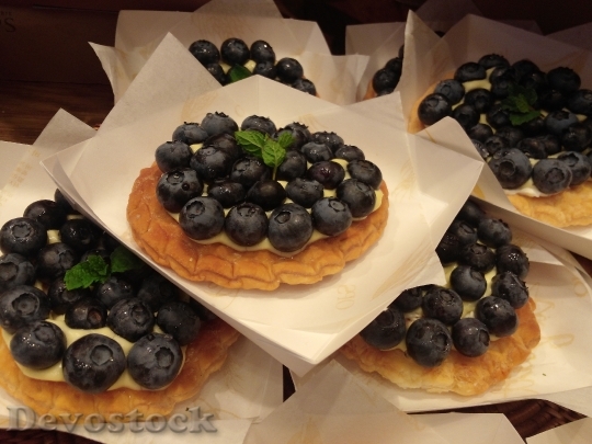 Devostock Waffle Blueberry Fresh Fruit