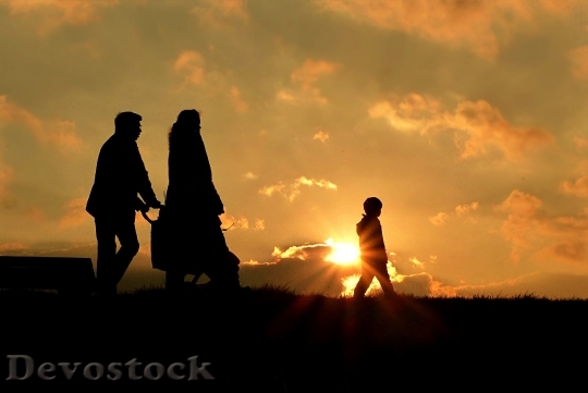 Devostock Walk Family Sun Sunset