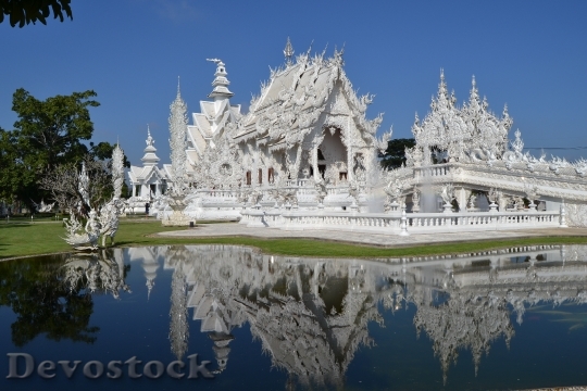 Devostock Wat Rong Khon White