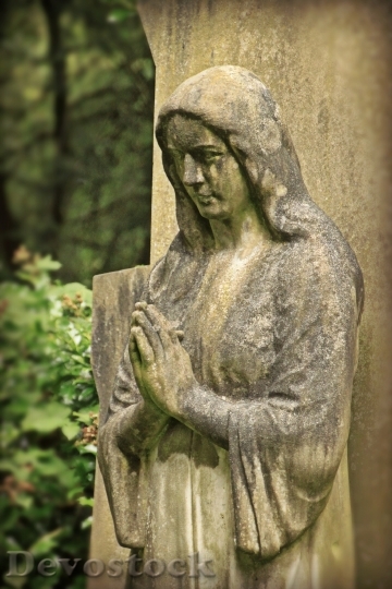 Devostock Woman Pray Prayer Sculpture