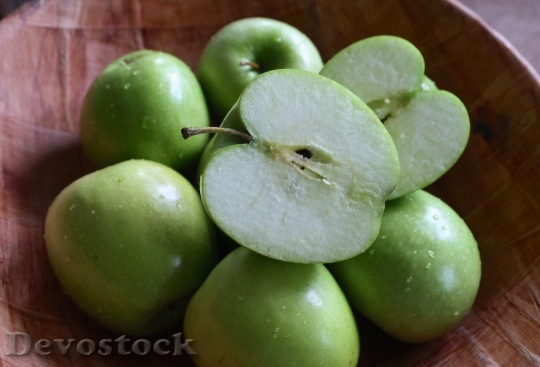 Devostock Wood Bowl Green Apples