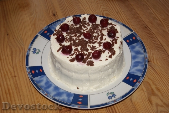 Devostock Cake With Cream Ornament