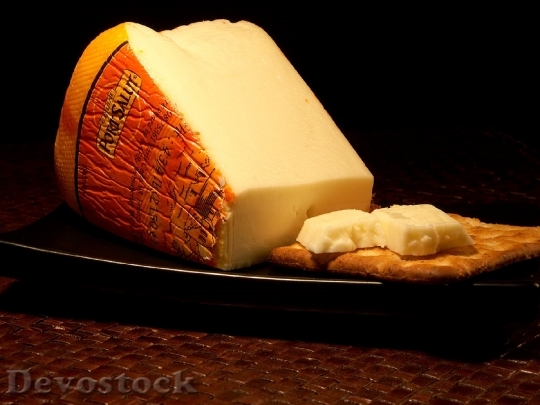 Devostock Cheese Port Salut Snacks