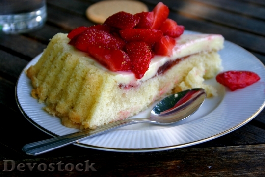 Devostock Coffee Break Cake Strawberry