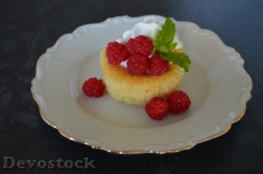Devostock Cupcake Delicious Rasberries Sweet