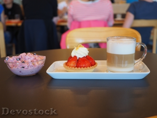 Devostock Dessert Coffee Strawberry Shortcake 2