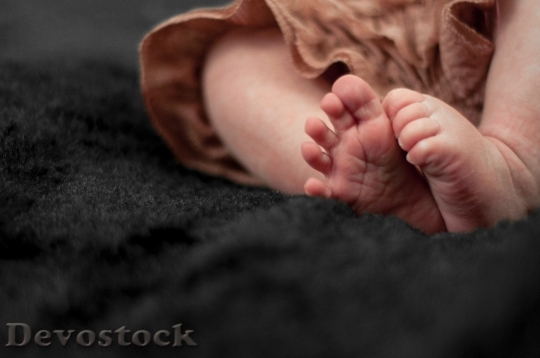 Devostock Feet Child Baby 1589