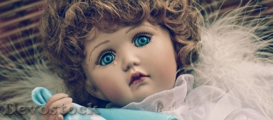 Devostock Girl Cute Eyes 1620