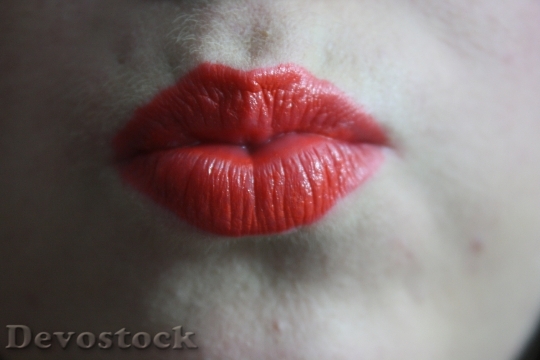 Devostock Kiss Festive Lipstick Red