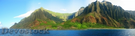 Devostock Panorama Kauai Hawaiian Islands Peaks 162969 4K.jpeg