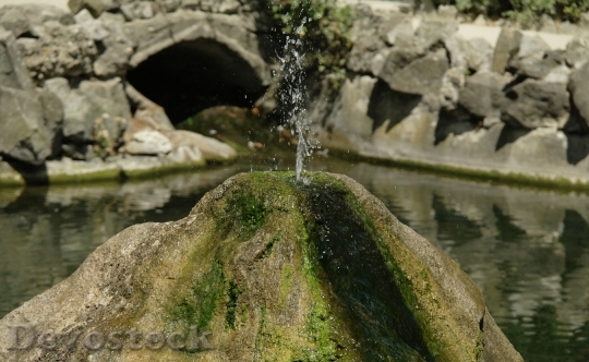 Devostock Rock Fountain Water Drops