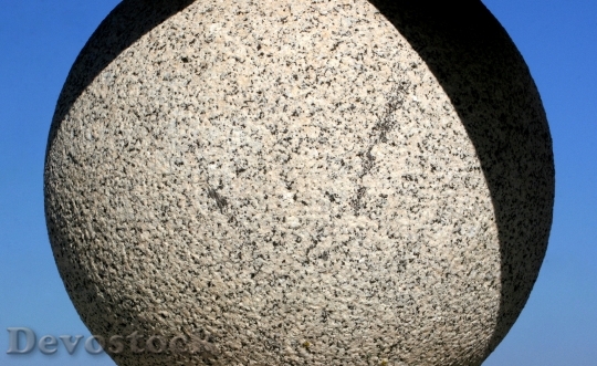 Devostock Round Granite Stone Design
