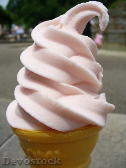 Devostock Soft Ice Cream Cone