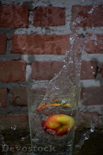 Devostock Splash Spetters Water Apple